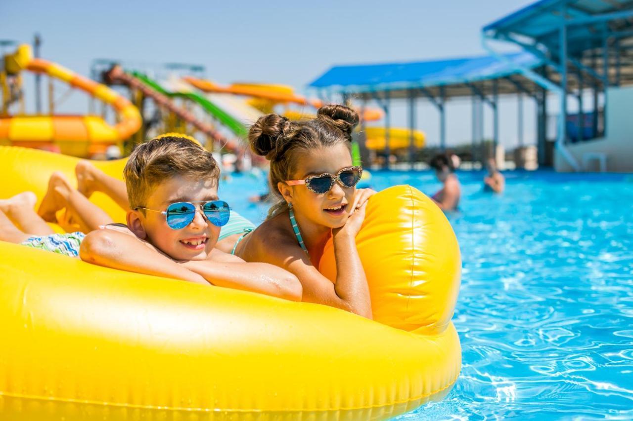 Sportium Hotel Ochakiv Eksteriør billede