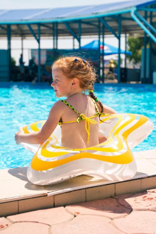 Sportium Hotel Ochakiv Eksteriør billede